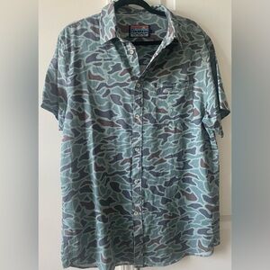 Burlebo men’s performance button ups. Size large.